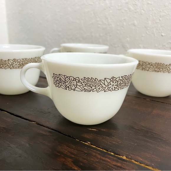 Pyrex Set of 4 Coffee Tea Mugs Cups - Picture 5 of 12